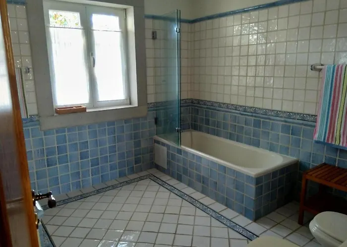 Casa Do Largo アトウギア・ダ・バレイア